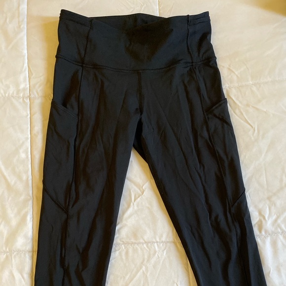 lululemon athletica Pants - Lululemon cropped fast and free leggings